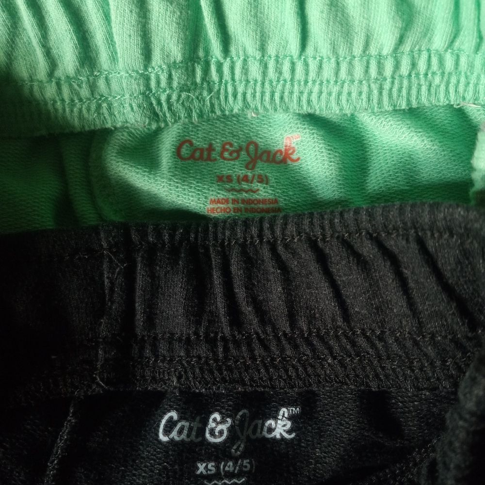 2 Pairs Cat & Jack Boys Shorts Size XS 4/5 green and dark gray cotton - Picture 4 of 4